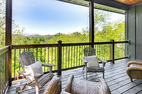 Waynesville House: Fire Pit + Mountain Views!