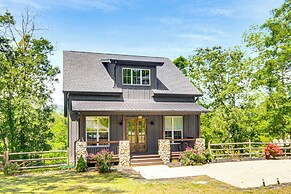 Waynesville House: Fire Pit + Mountain Views!