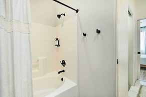 Pool Access: Mountain-view Condo in Fountain Hills