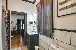 Updated Greenwood Cottage Apt < 1 Mi to Dtwn!