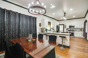 Updated Greenwood Cottage Apt < 1 Mi to Dtwn!