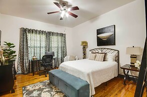 Updated Greenwood Cottage Apt < 1 Mi to Dtwn!