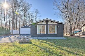 Game Room + Lake Access: Serene Tobyhanna Retreat