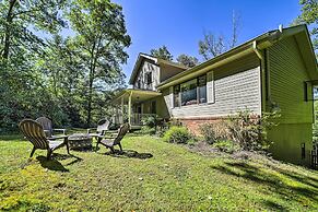 Brevard Retreat ~ 3 Mi to Downtown!