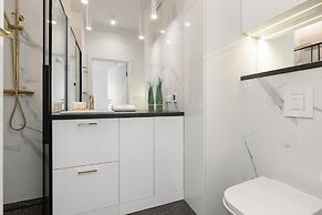 Apartment Kolejowa & Parking by Renters