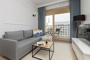 Apartment Kolejowa & Parking by Renters