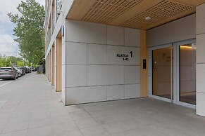 Apartment Kolejowa & Parking by Renters