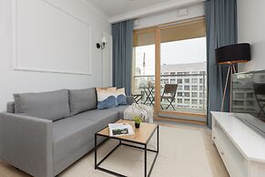 Apartment Kolejowa & Parking by Renters