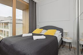 Apartment Kolejowa & Parking by Renters