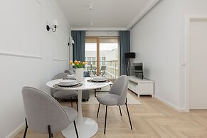 Apartment Kolejowa & Parking by Renters