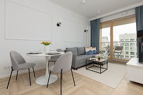 Apartment Kolejowa & Parking by Renters