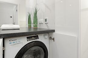 Apartment Kolejowa & Parking by Renters