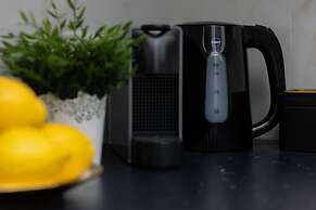 Apartment Kolejowa & Parking by Renters