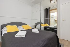 Apartment Kolejowa & Parking by Renters