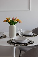 Apartment Kolejowa & Parking by Renters