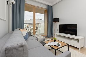 Apartment Kolejowa & Parking by Renters