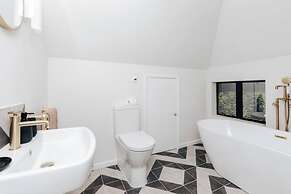 The Lakeside Viewing Gallery - From 900 Per Night