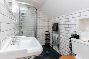 The Lakeside Viewing Gallery - From 900 Per Night