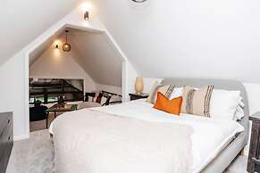 The Lakeside Viewing Gallery - From 900 Per Night