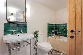 The Lakeside Viewing Gallery - From 900 Per Night