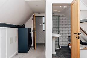 The Lakeside Viewing Gallery - From 900 Per Night