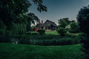 The Lakeside Viewing Gallery - From 900 Per Night