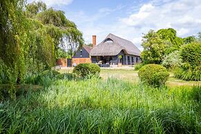 The Lakeside Viewing Gallery - From 900 Per Night