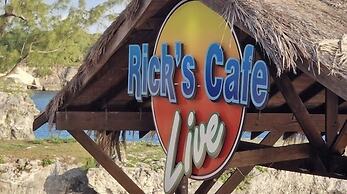 Seacret Studios - Cozy Jamaican Retreat Apts by RedAwning