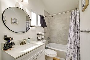 Modern Pacific Vacation Rental: 5 Mi to Lake Tapps