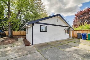 Modern Pacific Vacation Rental: 5 Mi to Lake Tapps