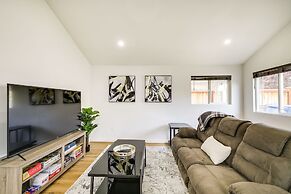 Modern Pacific Vacation Rental: 5 Mi to Lake Tapps