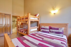 Cozy Avon Condo Near Beaver Creek Resort!