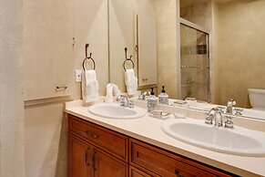 Cozy Avon Condo Near Beaver Creek Resort!