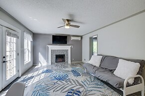 Group-friendly Myrtle Beach House w/ Deck