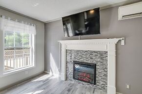 Group-friendly Myrtle Beach House w/ Deck