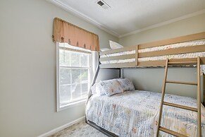 Group-friendly Myrtle Beach House w/ Deck