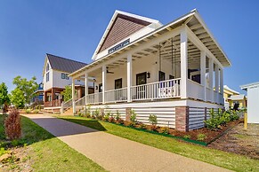 Charming Carlton Landing Home: Walk to Lake!