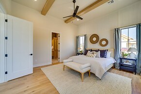 Charming Carlton Landing Home: Walk to Lake!