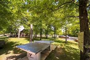 Charming Carlton Landing Home: Walk to Lake!