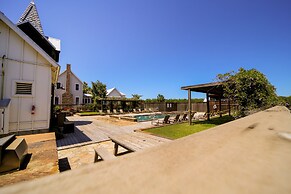 Charming Carlton Landing Home: Walk to Lake!