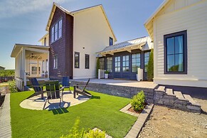 Charming Carlton Landing Home: Walk to Lake!