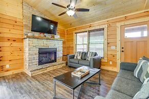 Maggie Valley Cabin 4 Mi to Cataloochee Ski Area!