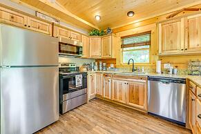 Maggie Valley Cabin 4 Mi to Cataloochee Ski Area!