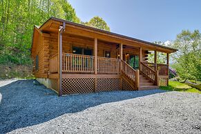 Maggie Valley Cabin 4 Mi to Cataloochee Ski Area!