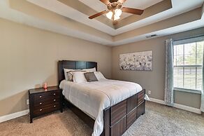 Family-friendly Home: 9 Mi to Clarksville Speedway