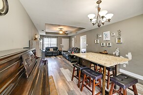 Family-friendly Home: 9 Mi to Clarksville Speedway