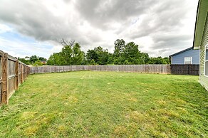 Family-friendly Home: 9 Mi to Clarksville Speedway