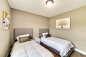 Family-friendly Home: 9 Mi to Clarksville Speedway