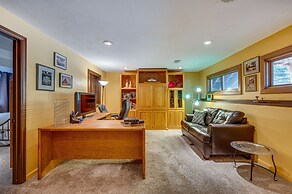 Peaceful Mountain Retreat w/ View, Near Boulder!