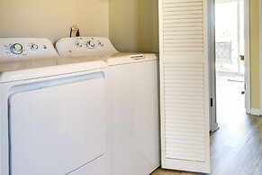 Charming Surf City Beach House - Walk to Ocean!